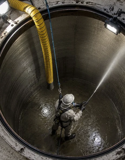 Manual tank cleaning and residue removal